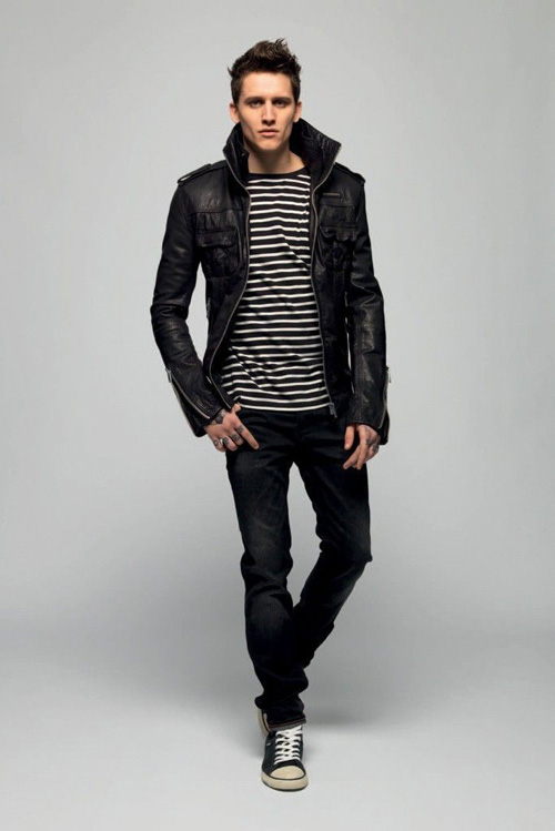 Black Print Leather Biker Jacket Outfits For Men (7 ideas